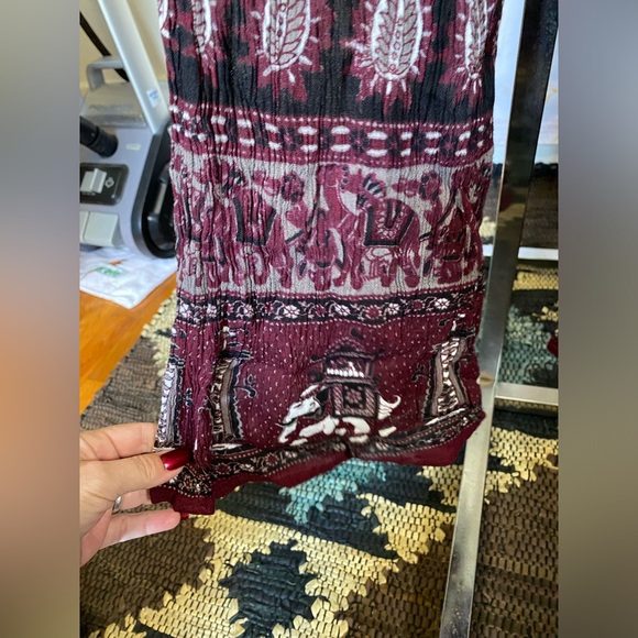 Like new Earthbound Trading Co. Floral Elephants Wide Leg Pants Small - Picture 3 of 7